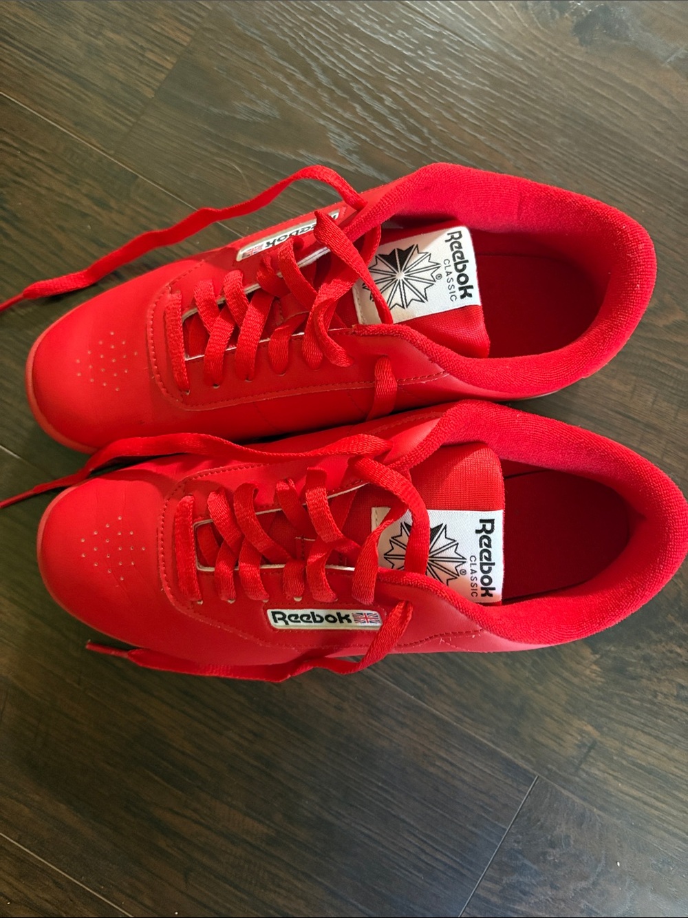Reebok women’s  Classic Red Lace-Up Sneakers